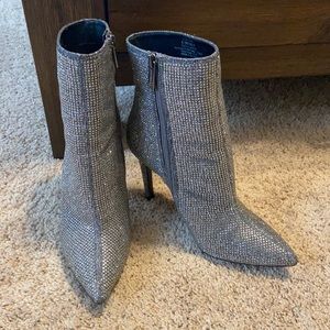 New Jessica Simpson Studded “Pelina 2” Boots - Women’s size 6.5